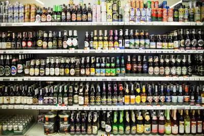 上線三個月客單價飆升三成，傳統批發市場里的小酒鋪如何逆襲成為行業黑馬？